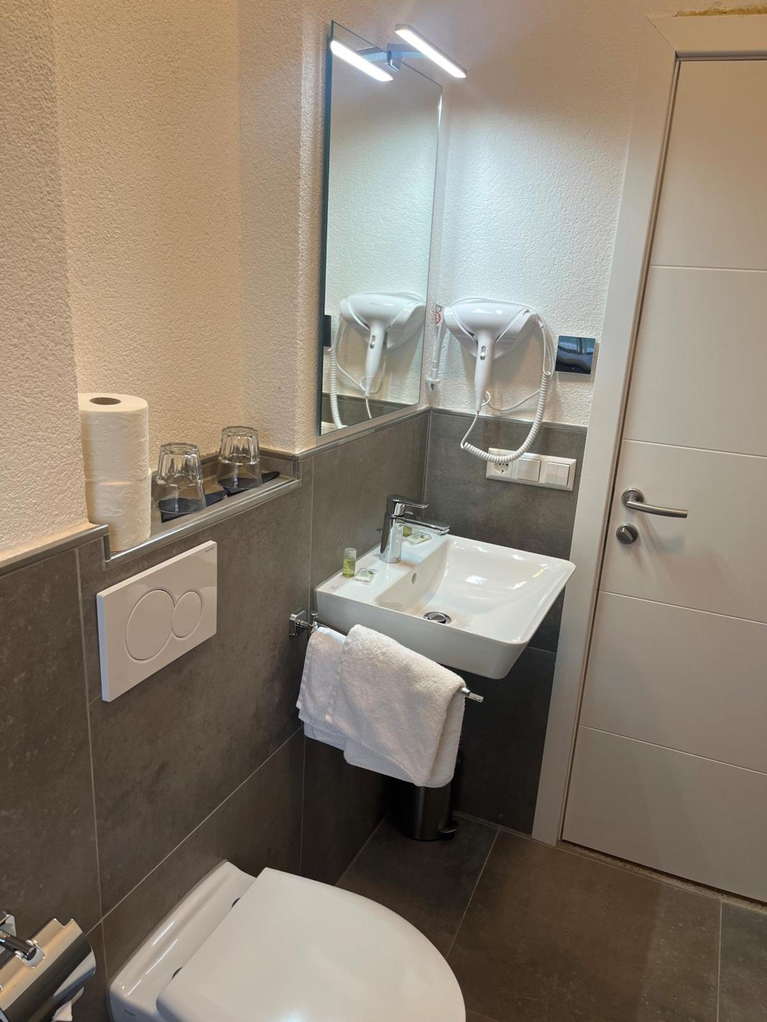 Hotel Seeadler Фридрихсхафен Екстериор снимка